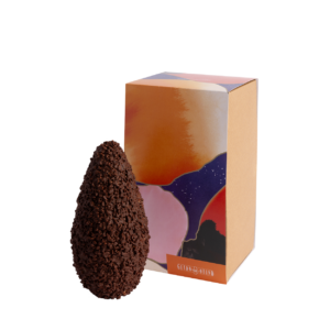 DARK CHOCOLATE EGG WITH HAZELNUTS GRAINS 450g