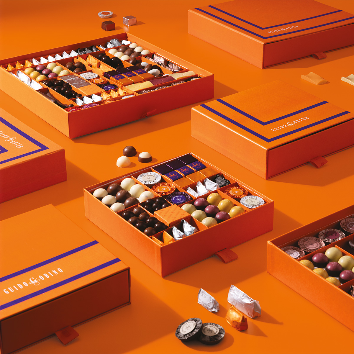 ASSORTED PRALINES BOX 1050g - Image 3